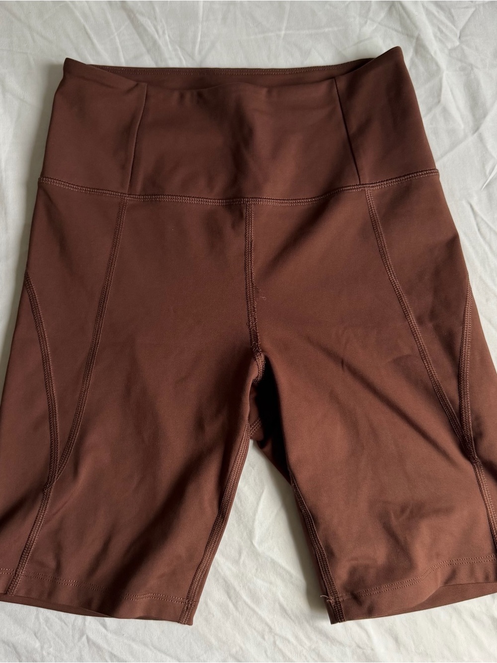 Girlfriend Collective Sports Bra and Biker Shorts Set - Picture 4 of 7